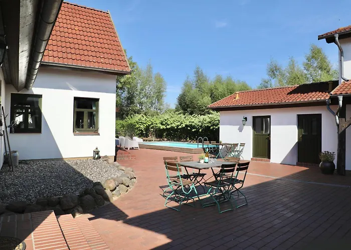 아파트 Daenholm Alte Schule Barlin Mecklenburg Pool